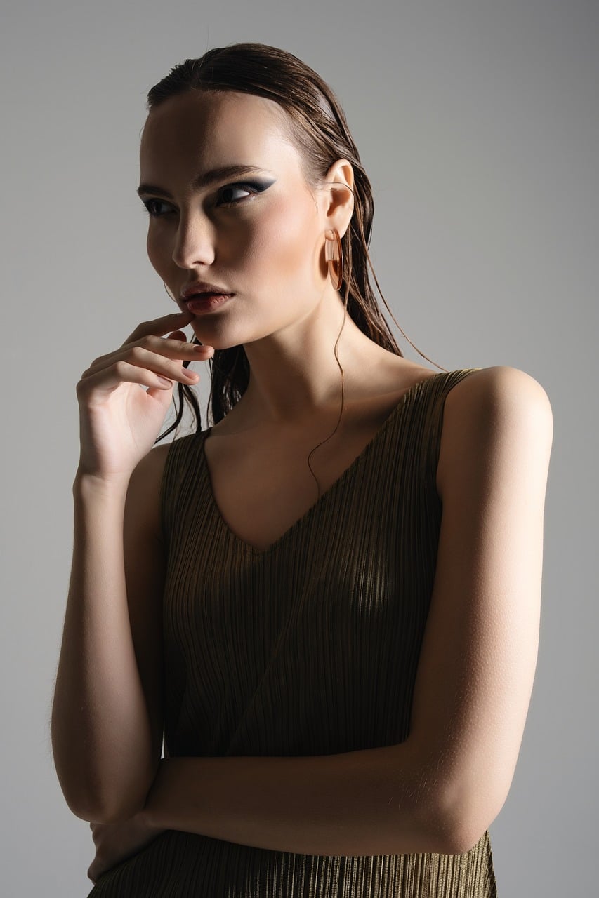 PORTFOLIO woman, beauty, portrait, model, pose, makeup